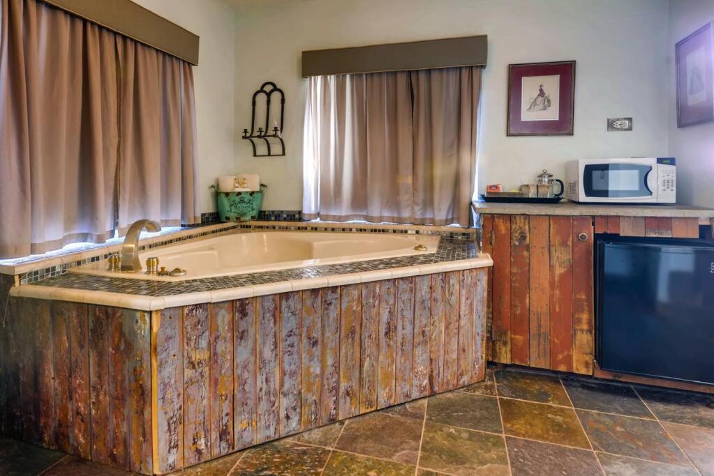 Cliff House Lodge And Hot Tub Cottages Morrison Extérieur photo