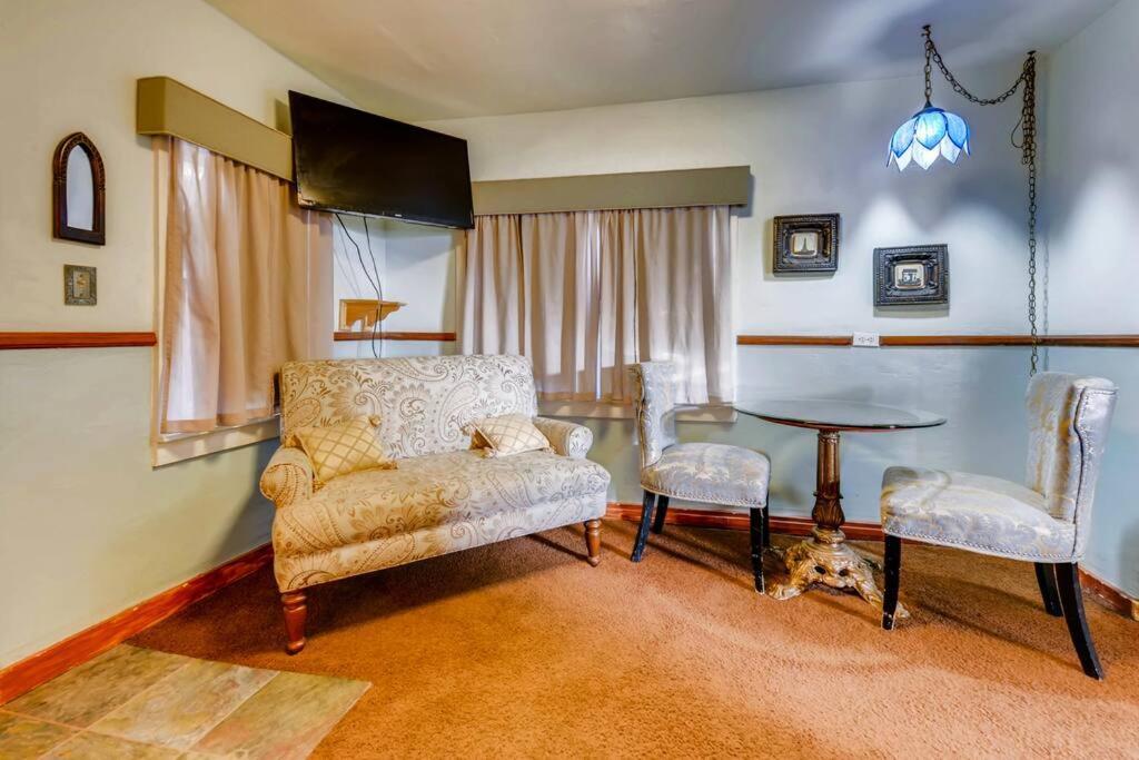 Cliff House Lodge And Hot Tub Cottages Morrison Extérieur photo