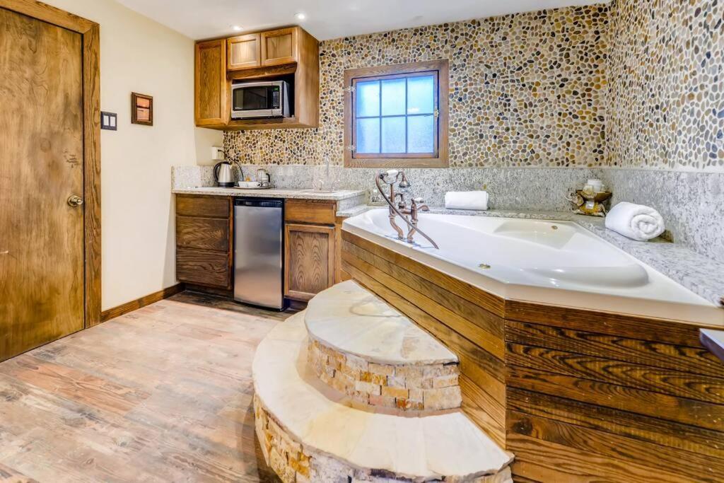Cliff House Lodge And Hot Tub Cottages Morrison Extérieur photo