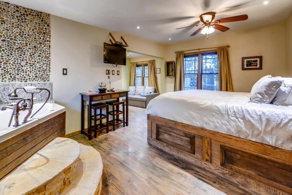 Cliff House Lodge And Hot Tub Cottages Morrison Extérieur photo