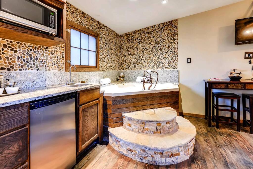 Cliff House Lodge And Hot Tub Cottages Morrison Extérieur photo