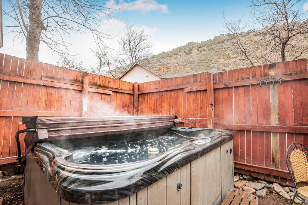 Cliff House Lodge And Hot Tub Cottages Morrison Extérieur photo