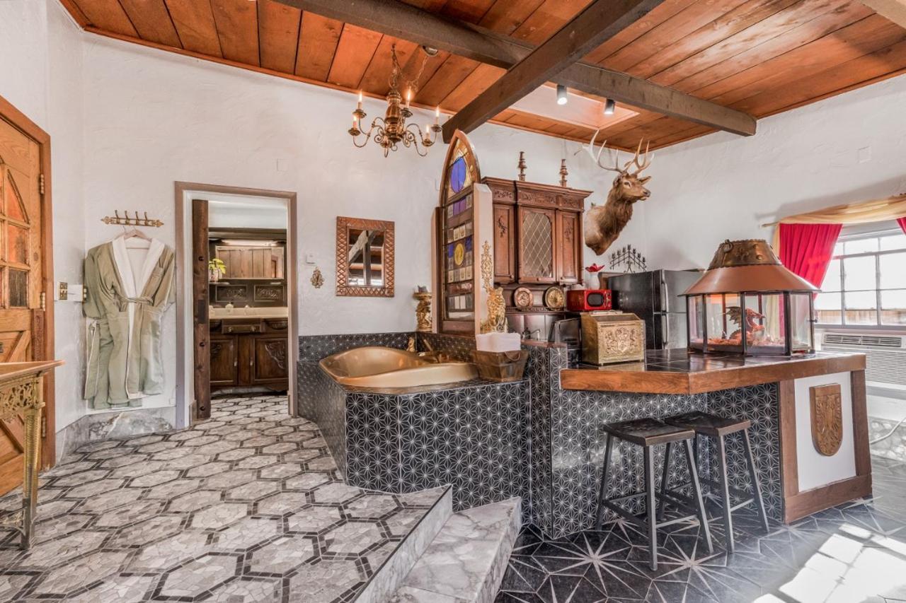 Cliff House Lodge And Hot Tub Cottages Morrison Extérieur photo