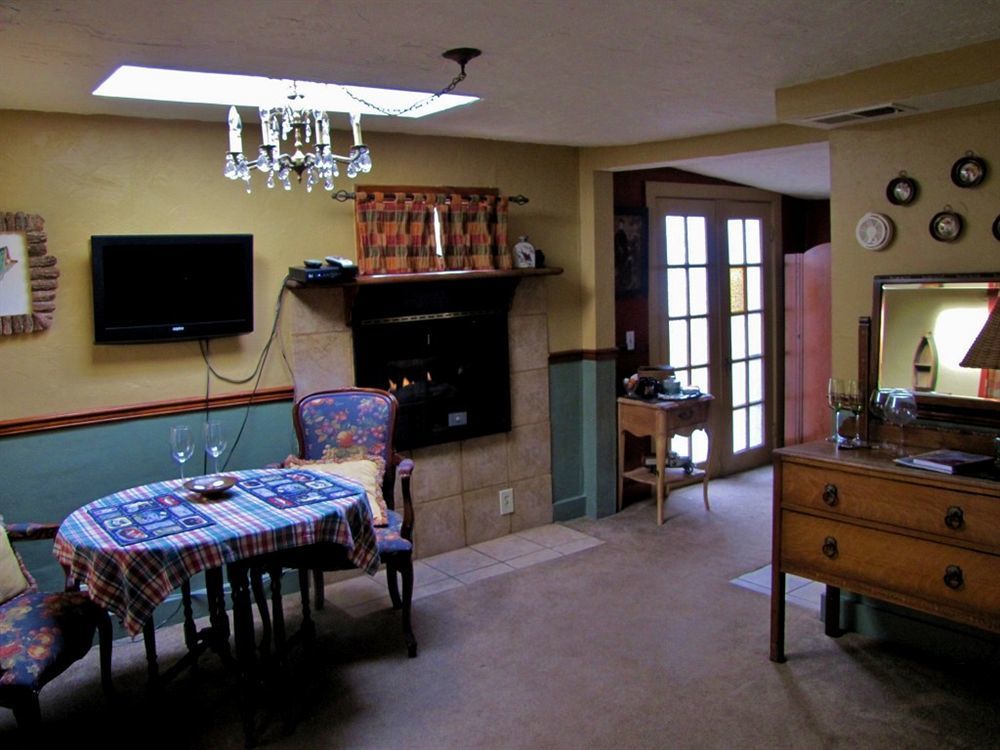 Cliff House Lodge And Hot Tub Cottages Morrison Extérieur photo